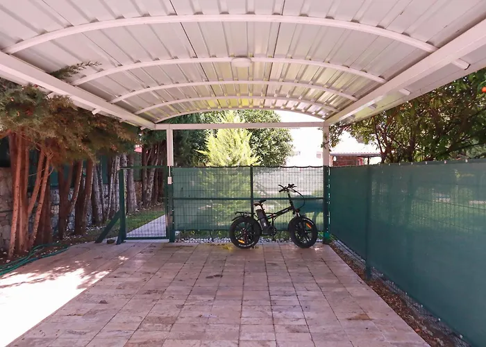 Villa Oasis Tasin Zarafeti,modern Rahatlik Dalaman